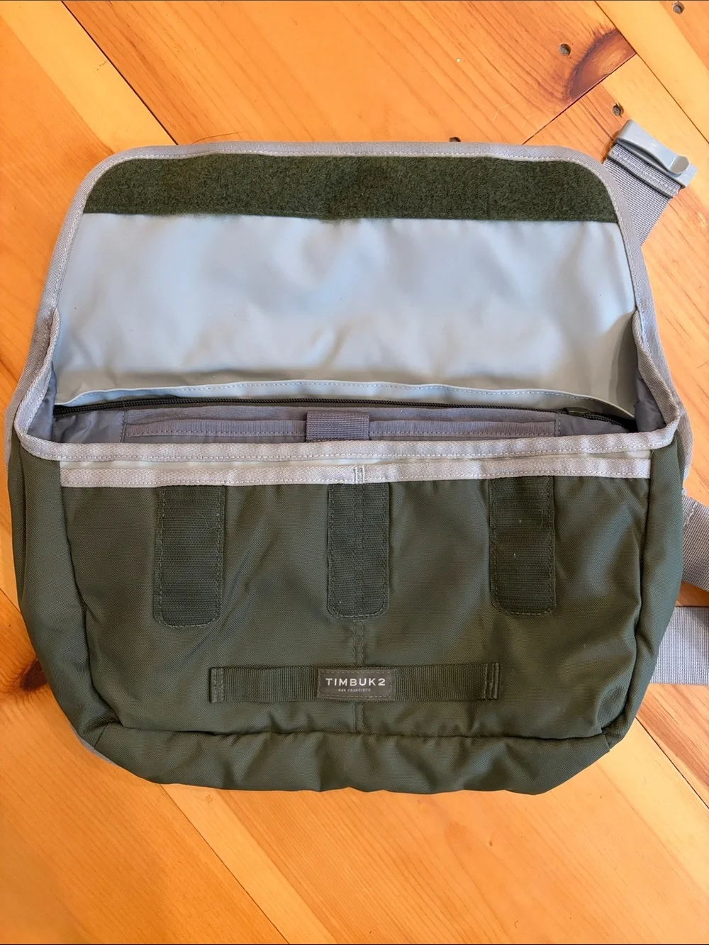 Timbuk2 compact messenger